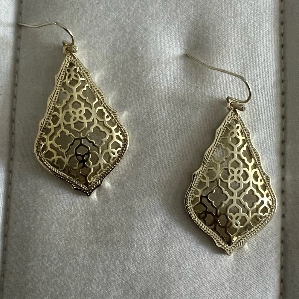 Kendra Scott Addie Gold Drop Earrings in Gold Filigree Mix - Picture 3 of 3